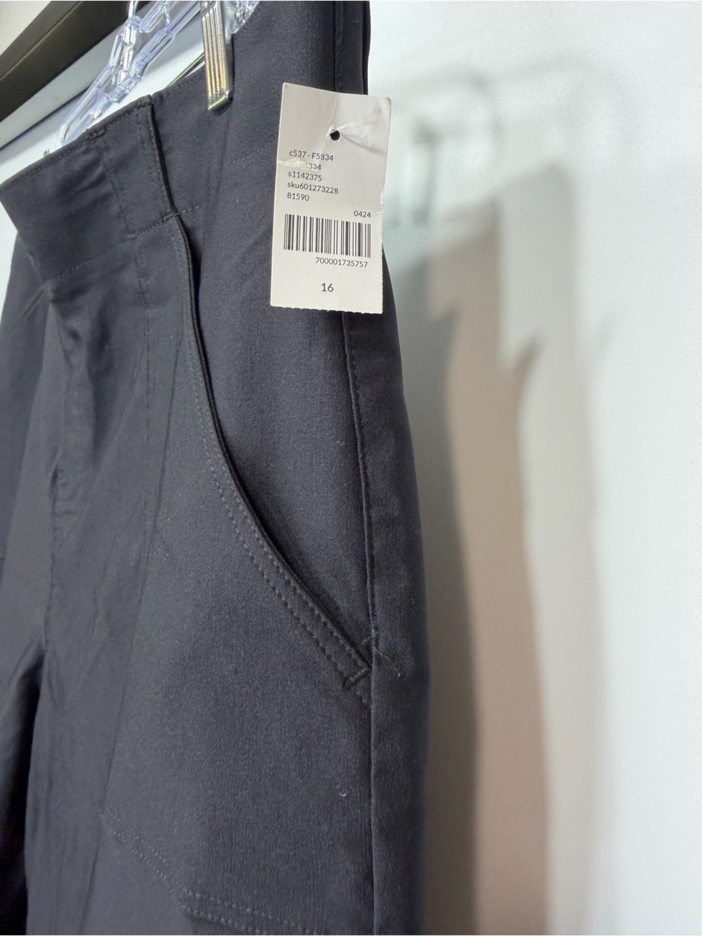 lane bryant black pull-on cargo pants size 16 nwt - Picture 8 of 16